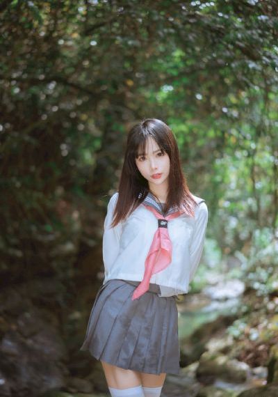 欧美女人一字扣高跟鞋_完整版BD高清中字